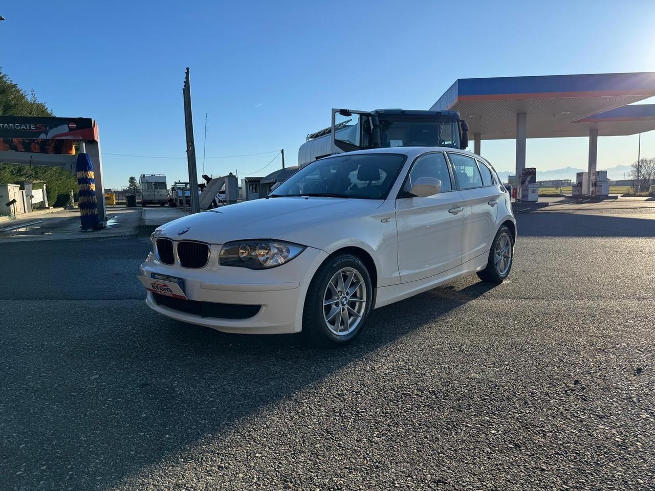 Bmw 118 118d 2.0 143CV 5 porte