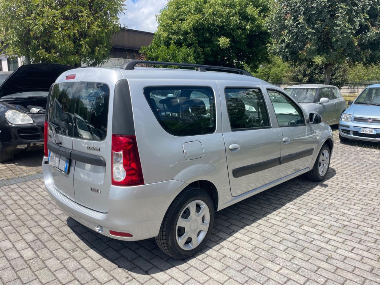 Dacia Logan MCV 1.5 dCi 90CV 7 posti Embleme