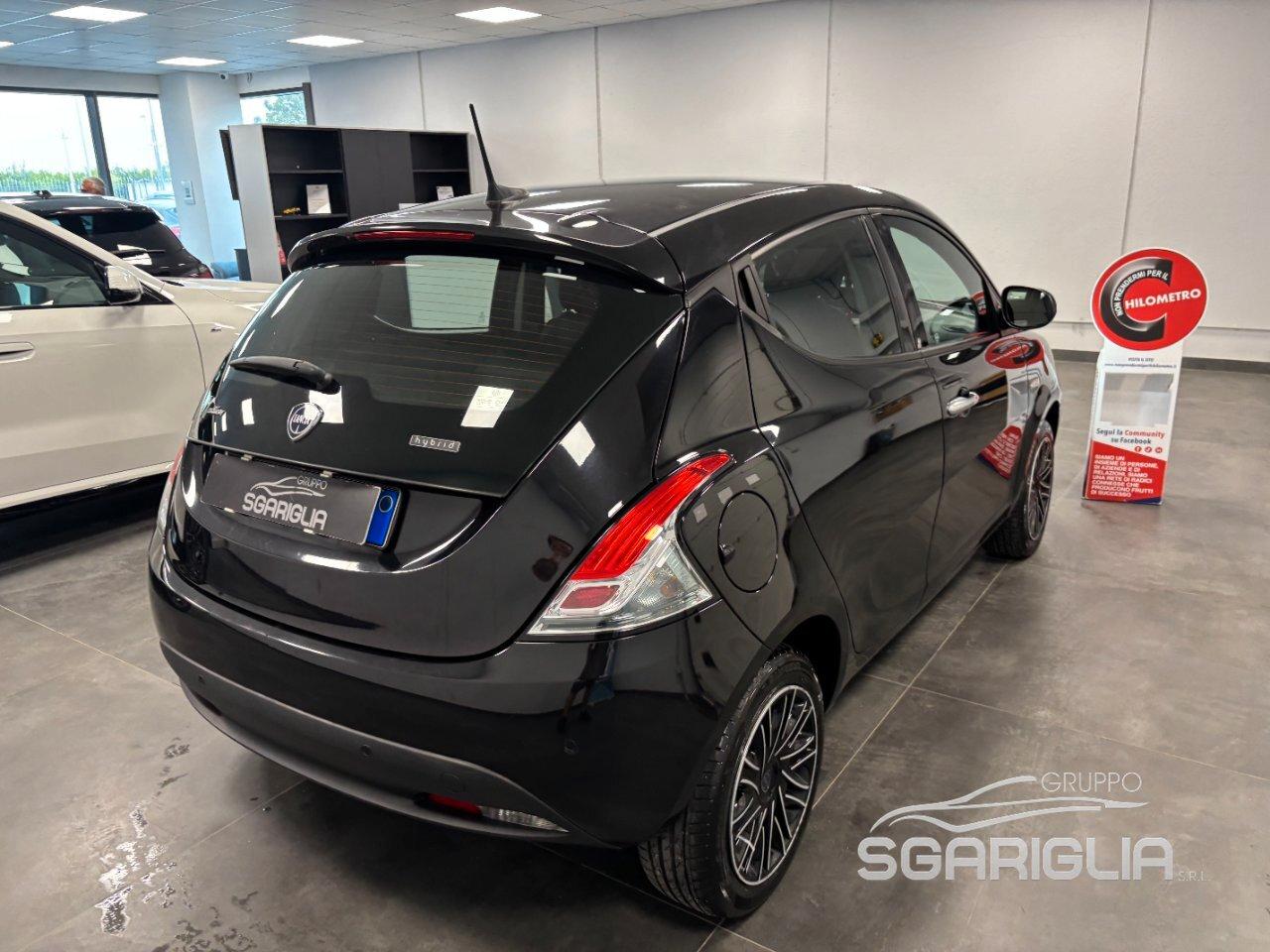 Lancia Ypsilon 1.0 Benzina Hybrid Ecochic Gold 5 Porte