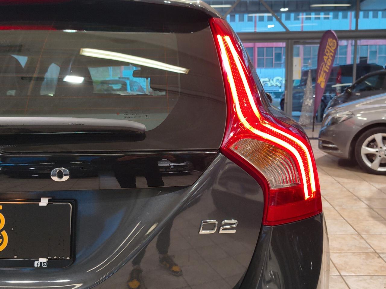 Volvo V60 D2 R-design Momentum 139.000km