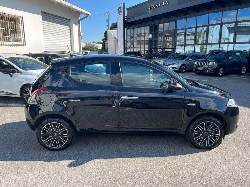 Lancia Ypsilon Ypsilon 1.0 FireFly 5 porte S&S Hybrid Silver