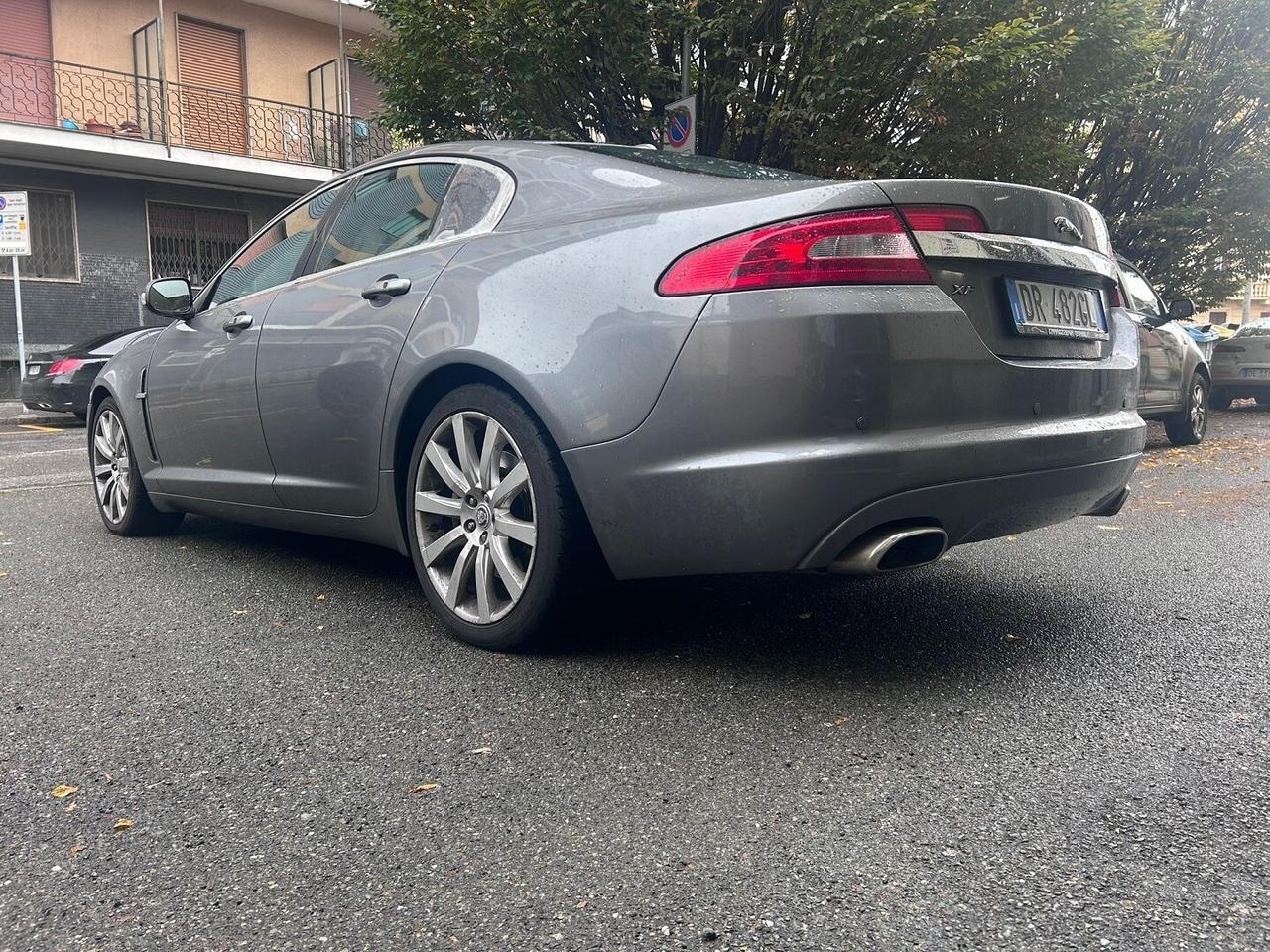 Jaguar XF Luxury impeccabile