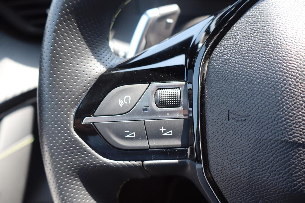 Peugeot 208 1.2cc Hybrid 136cv e-DCS6 Autom. GT