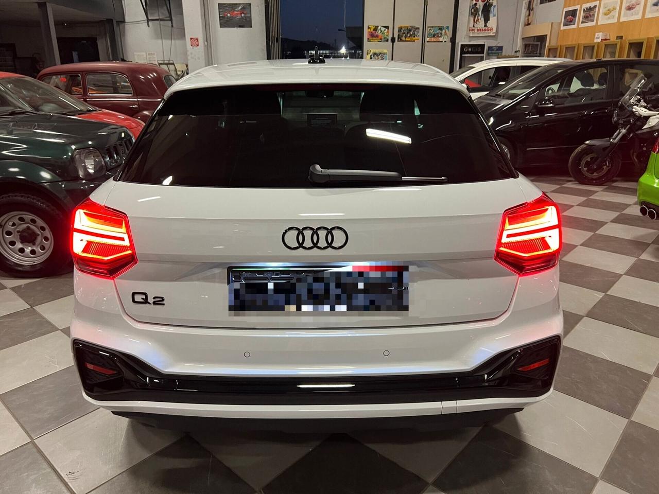 Audi Q2 30 TDI Identity Black - Veicolo Nuovo
