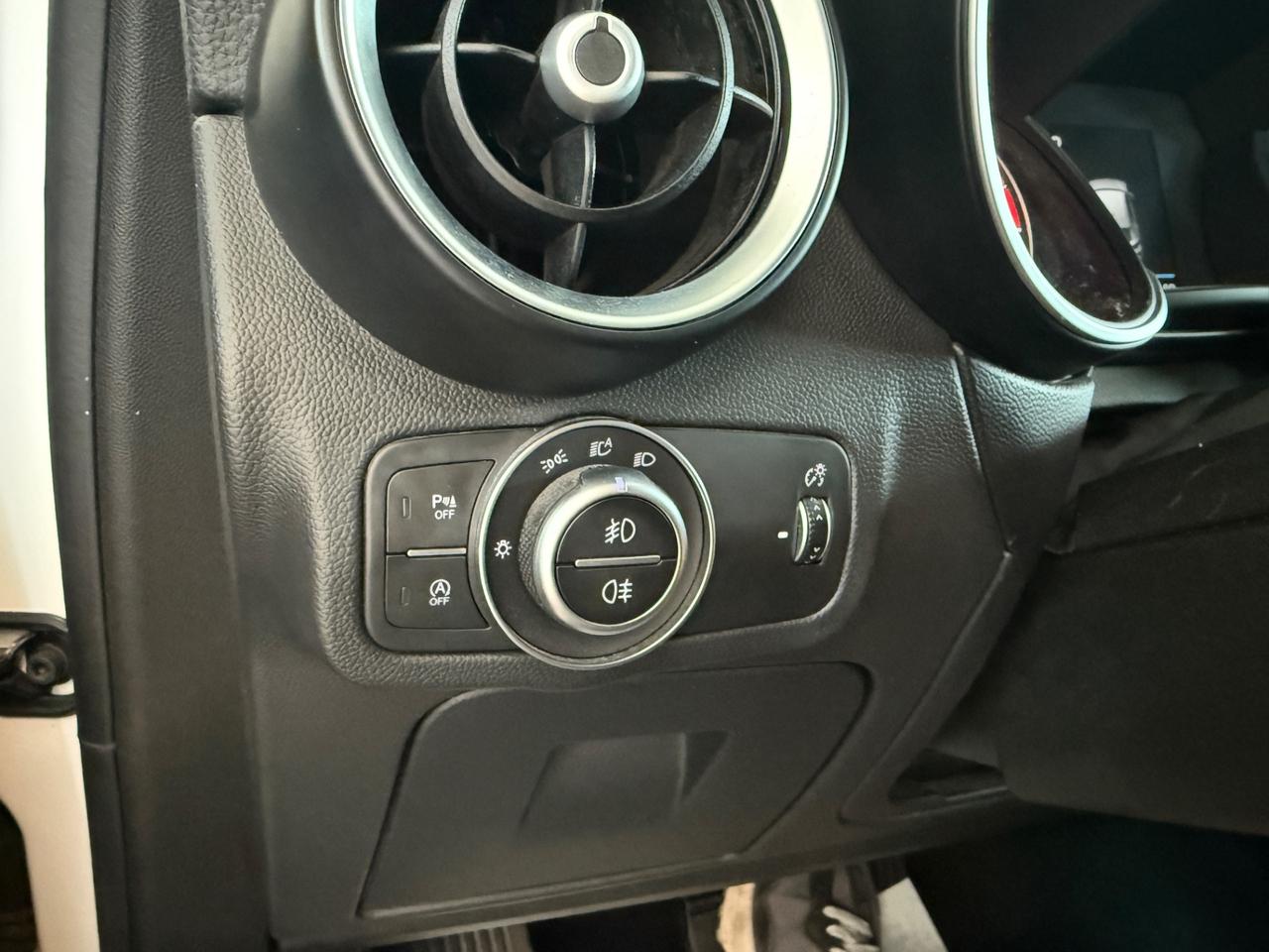 Alfa Romeo Stelvio 2.2 Turbodiesel 180 CV AT8 RWD Business