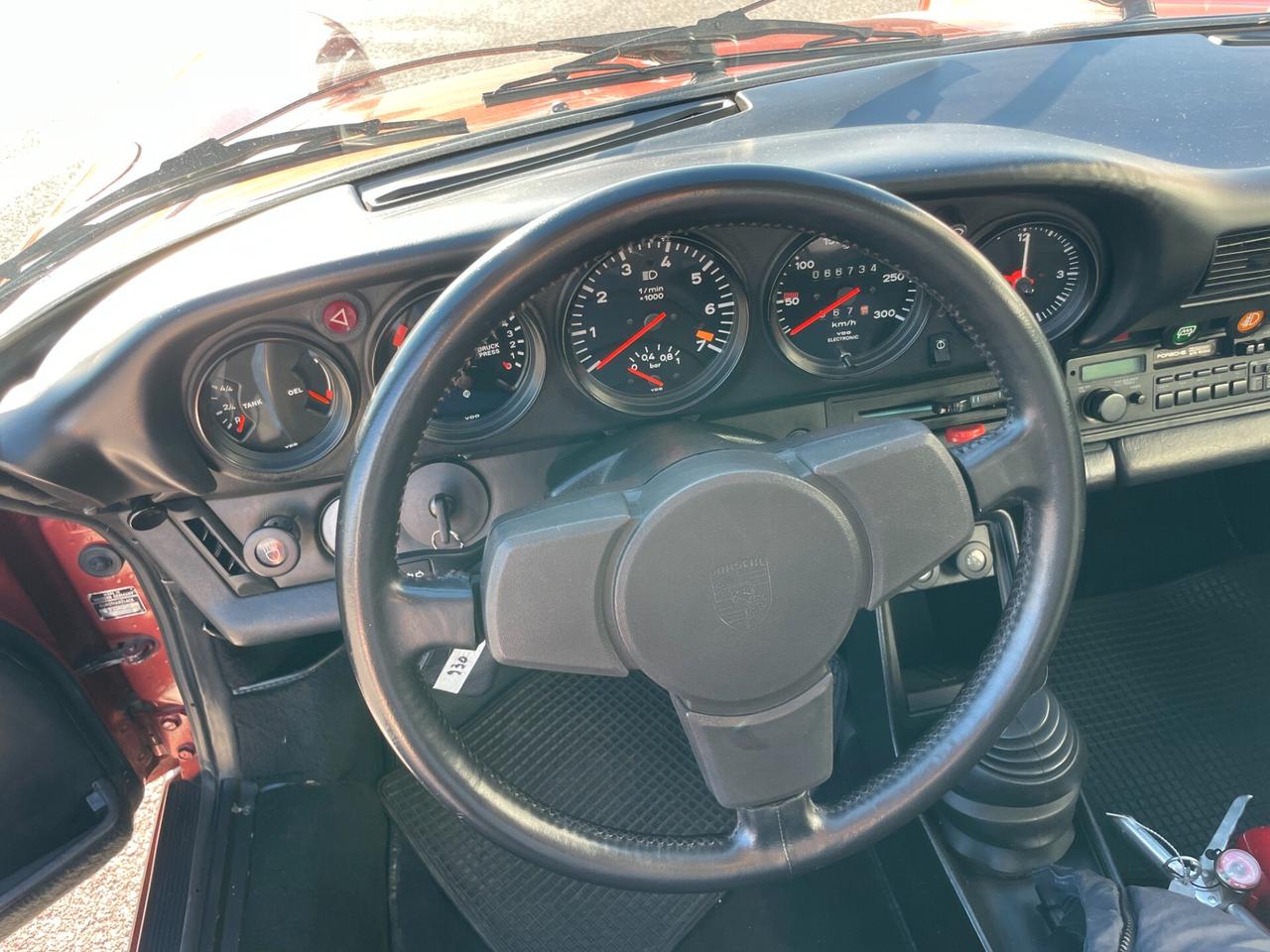 Porsche 930 911 - 3.3 Turbo