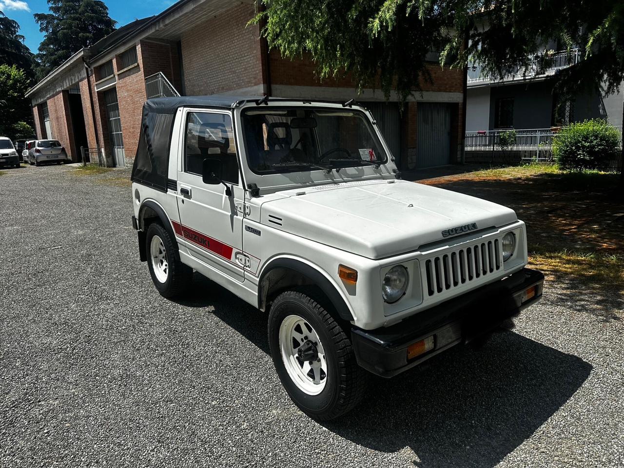 Suzuki SJ 410 SJ410 Cabriolet De Luxe