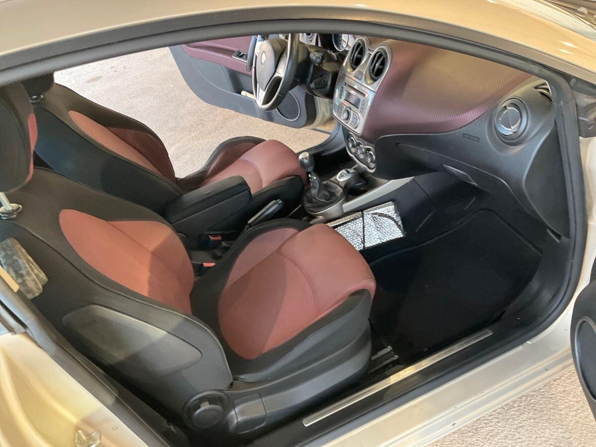 Alfa Romeo MiTo 1.6 JTDm 16V Distinctive Premium Pack