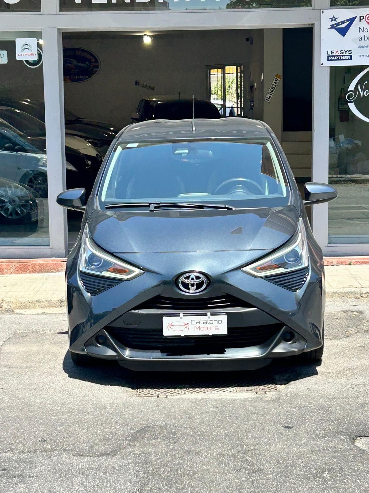 Toyota Aygo Connect 1.0 VVT-i 72 CV 5 porte x-cool MMT