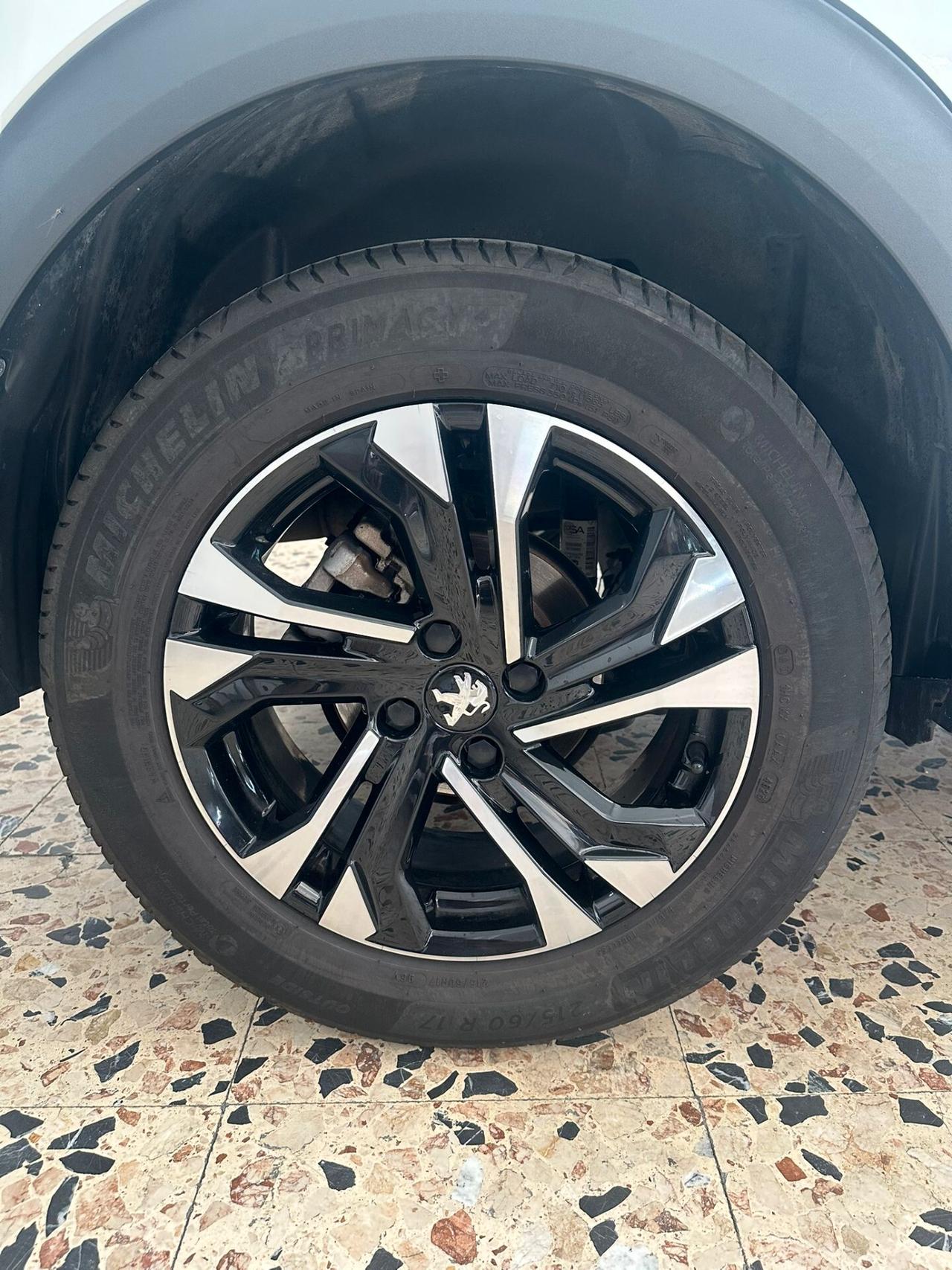Peugeot 2008 BlueHDi 130 S&S EAT8 Allure