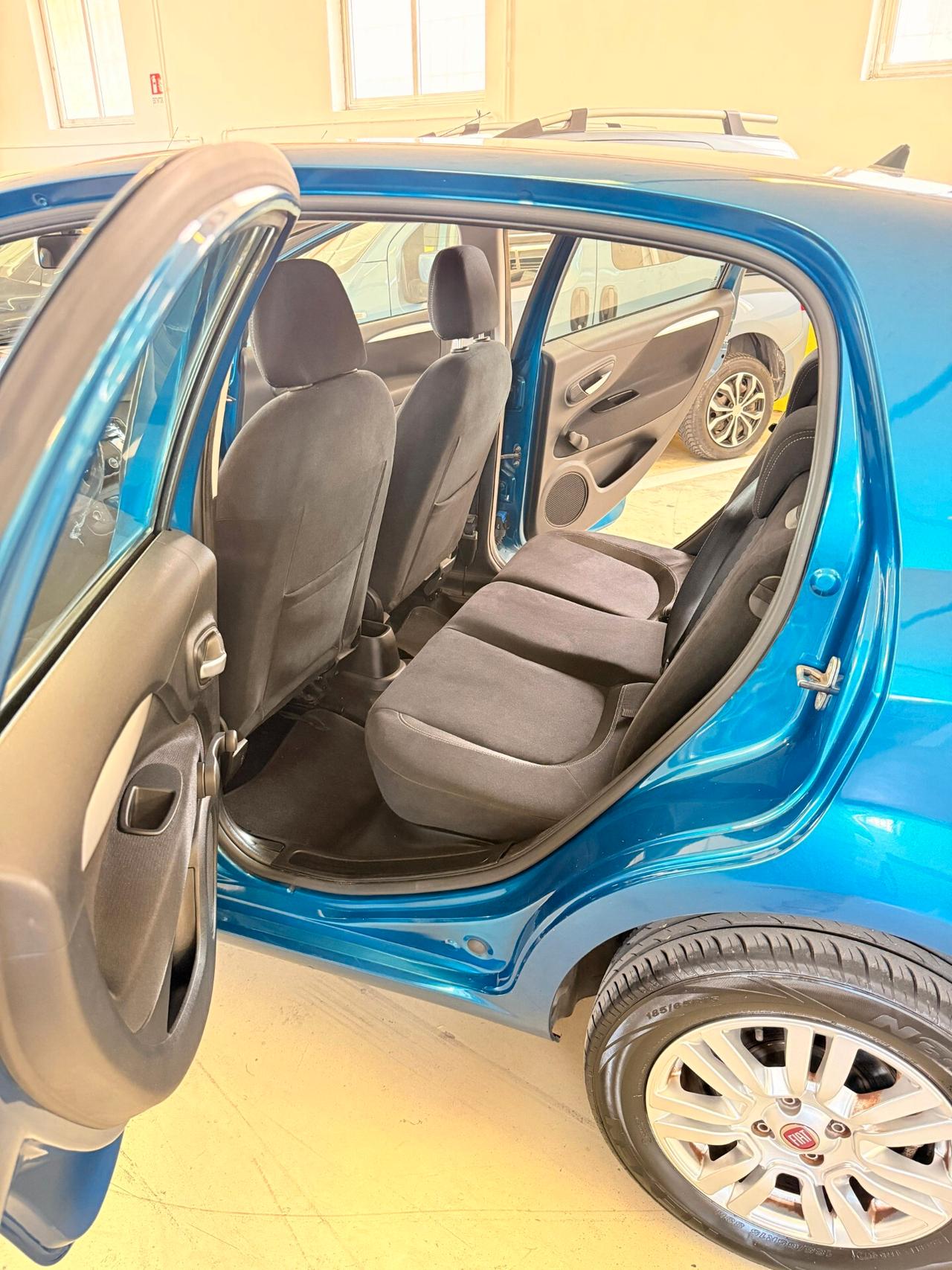 Fiat Punto 1.4 8V 5 porte Natural Power Lounge 77CV