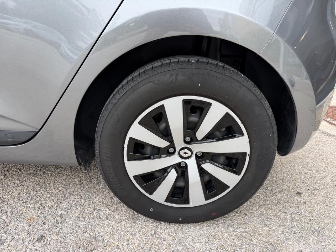 Renault Clio TCe 90 CV Equilibre solo 9000 km