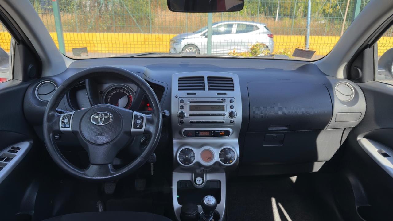 Toyota Urban Cruiser 1.3 Luxury 2010