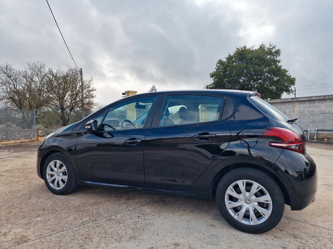 Peugeot 208 BlueHDi 75 5 porte