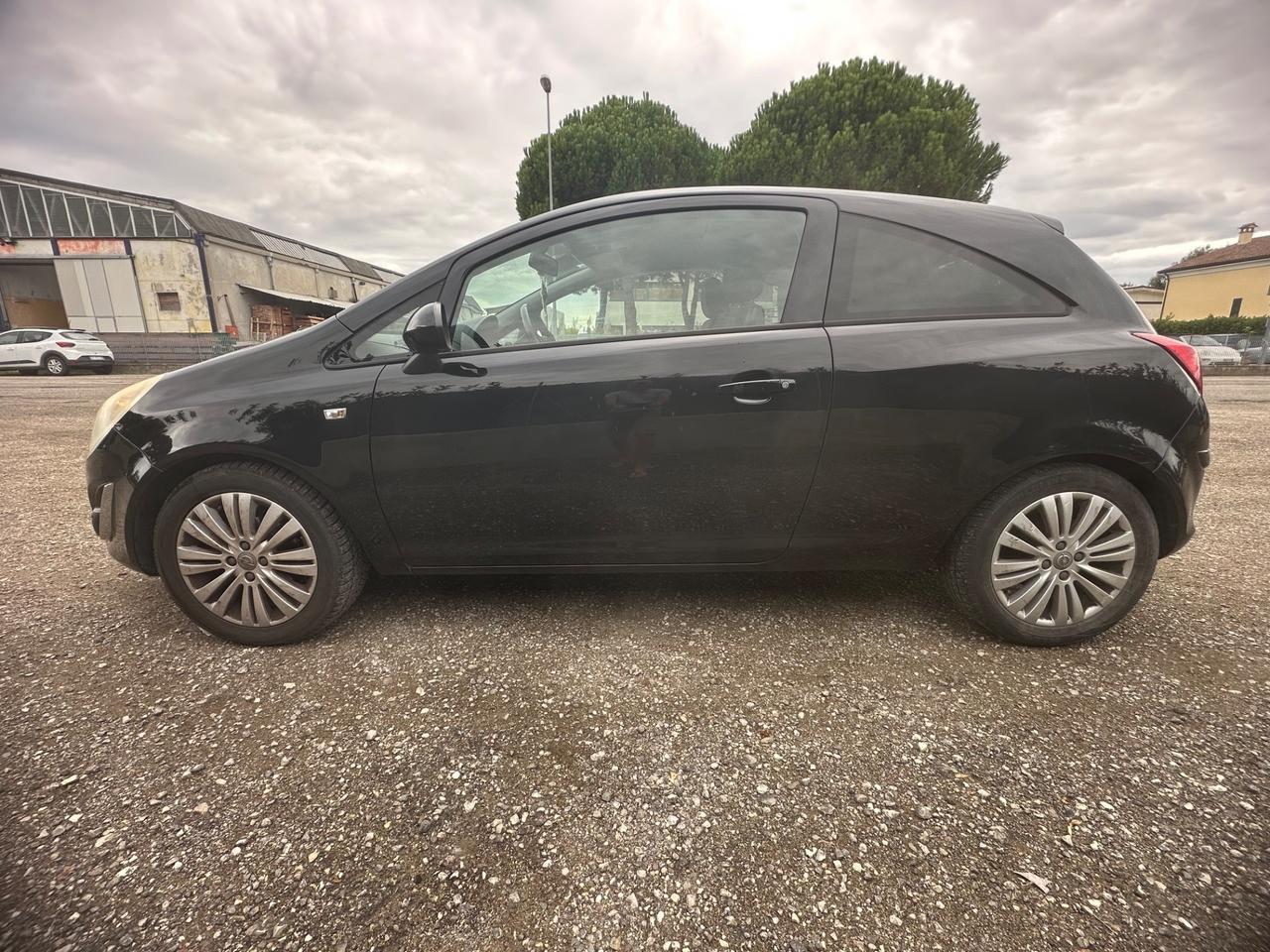 Opel Corsa 1.2 85CV 3 porte GPL-TECH Club