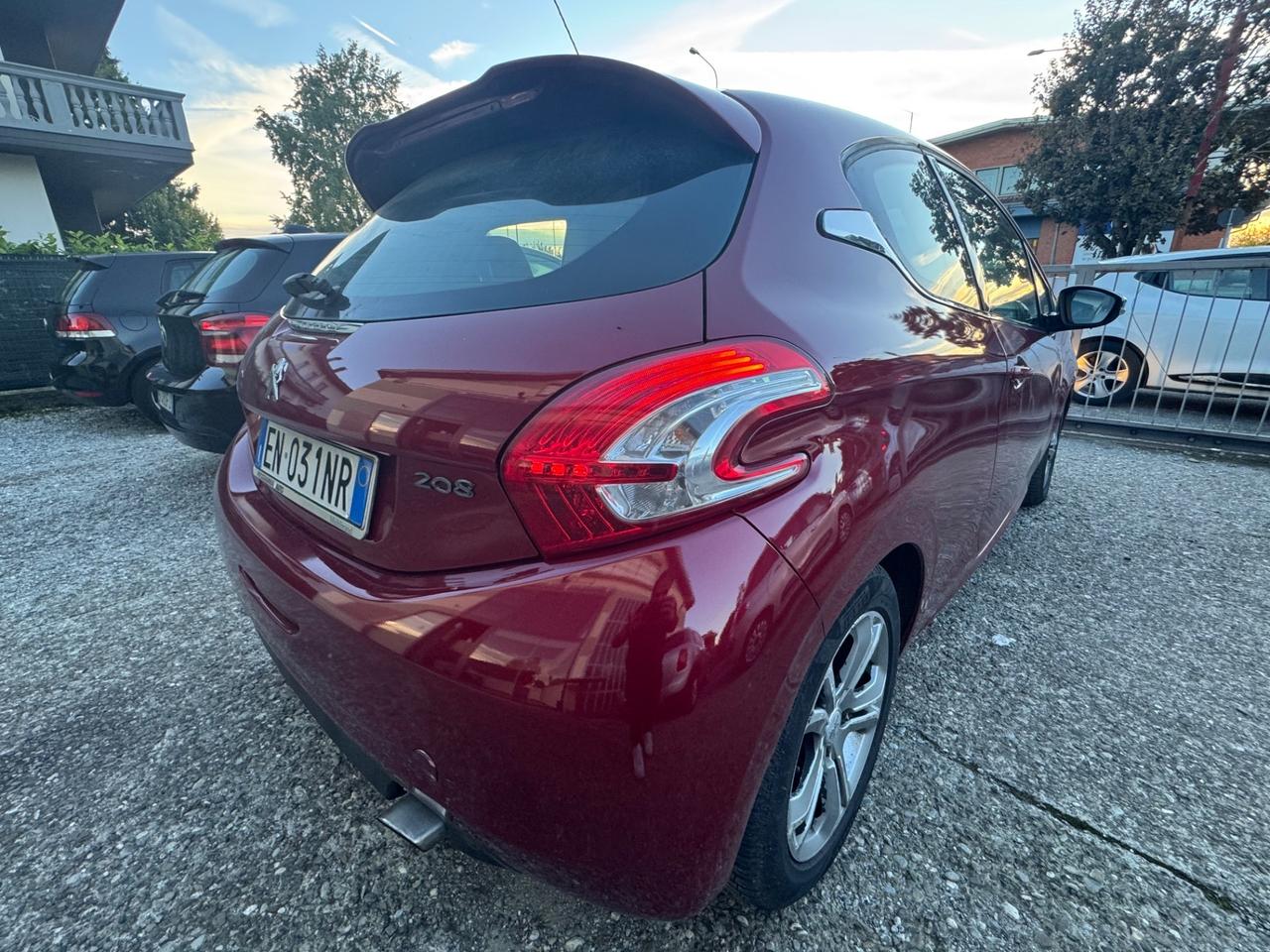 Peugeot 208 1.4 HDi 68 CV 3 porte Allure