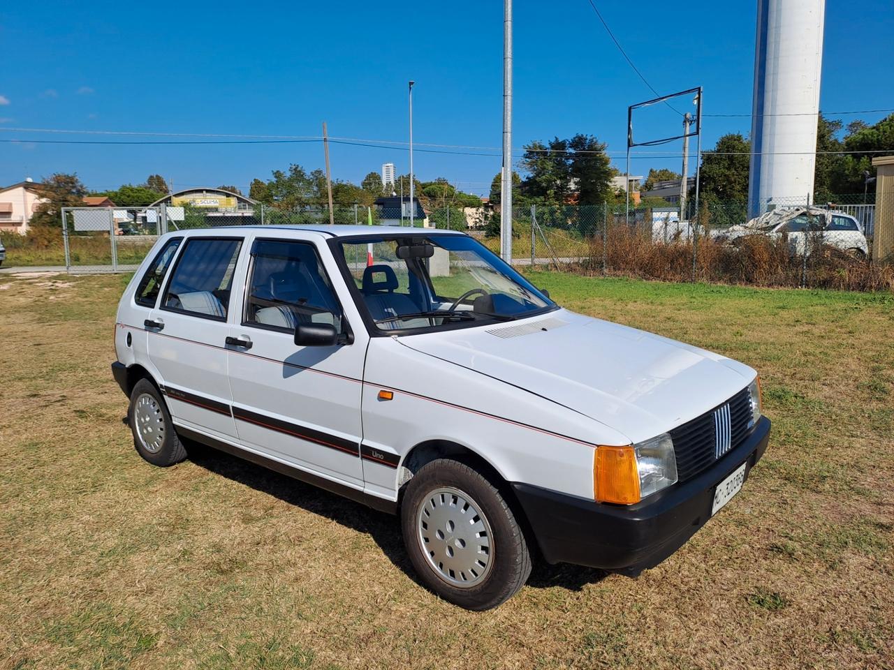 FIAT UNO STING 9.0 Benzina