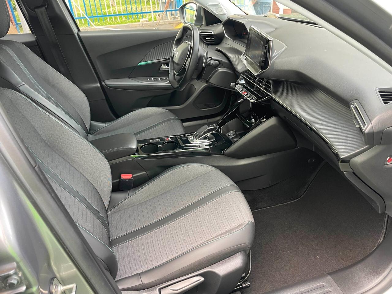 Peugeot 2008 BlueHDi 130 S&S EAT8 Allure Pack