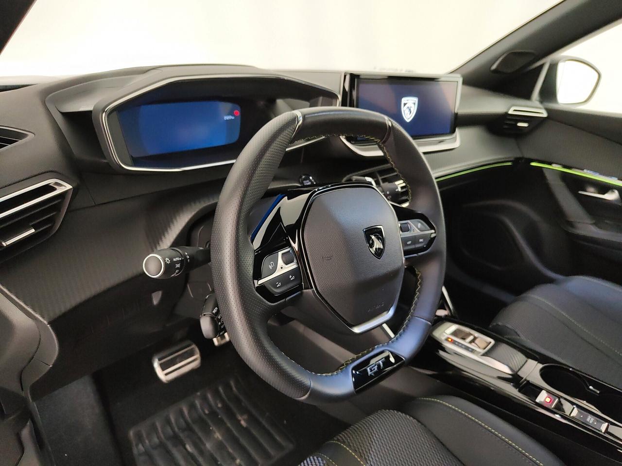 Peugeot 2008 PureTech 130 S&S EAT8 GT