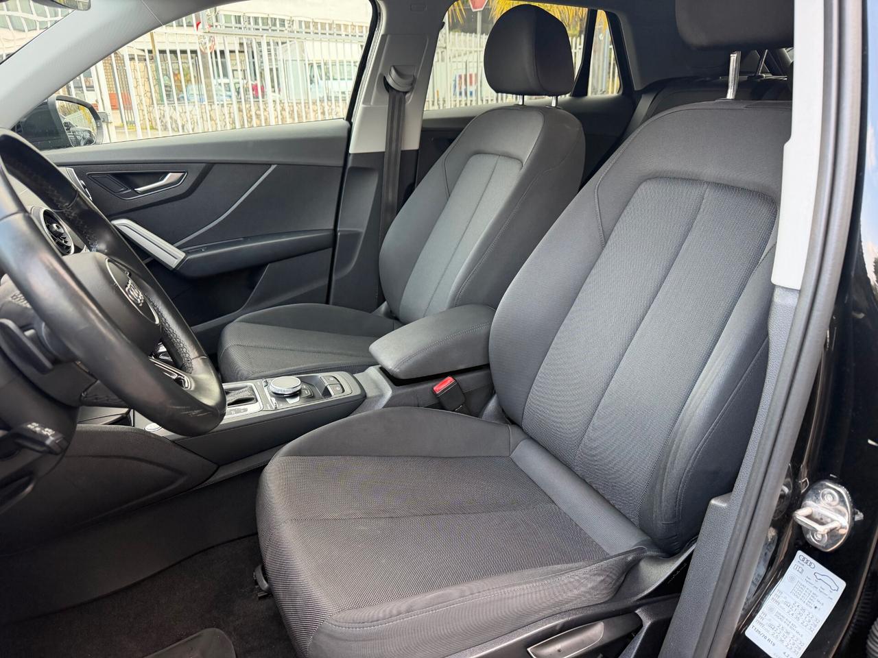 Audi Q2 30 TDI 116CV S-tronic Identity Black