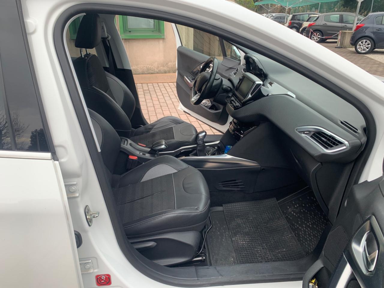 Peugeot 2008 1.6 e-HDi 92 CV Stop&Start Allure