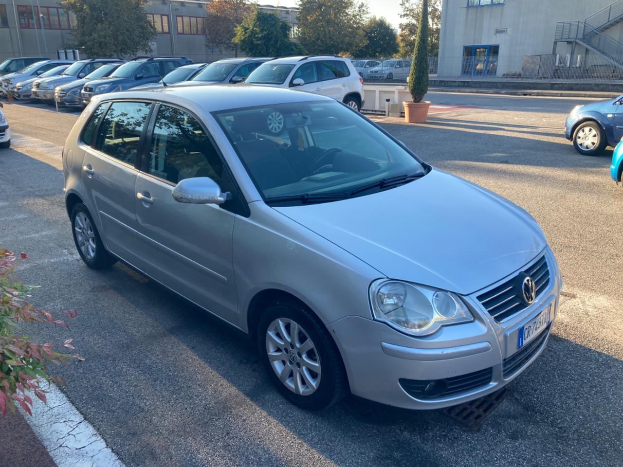 VOLKSWAGEN POLO 1.4 BENZINA (MODELLO SPORTLINE)