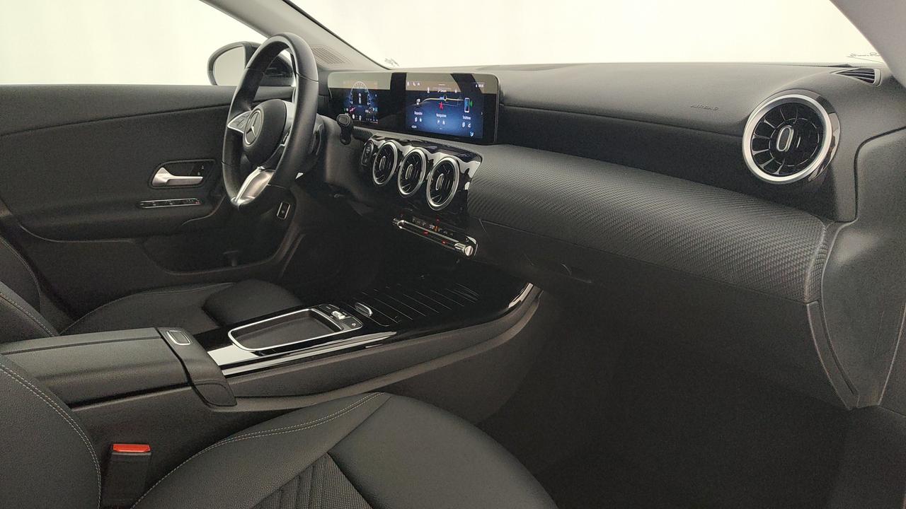 Mercedes-Benz CLA Shooting Brake 180 d Advanced auto