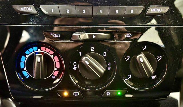 LANCIA Ypsilon 1.2 69 CV 5 porte Platinum ADATTA A NEPATENTATI