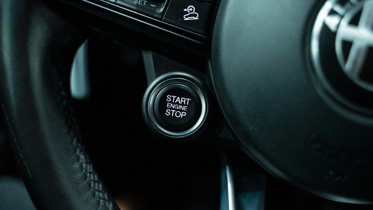 Alfa Romeo Stelvio 2.2 t SPRINT Q4 190 CV AT8 19" XENO NAVI PELLE FULL OPTIONAL