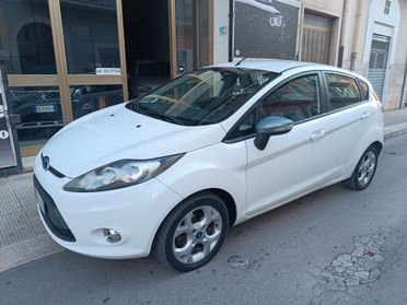 Ford Fiesta Ikon 1.4 TDCi 70CV 5 porte