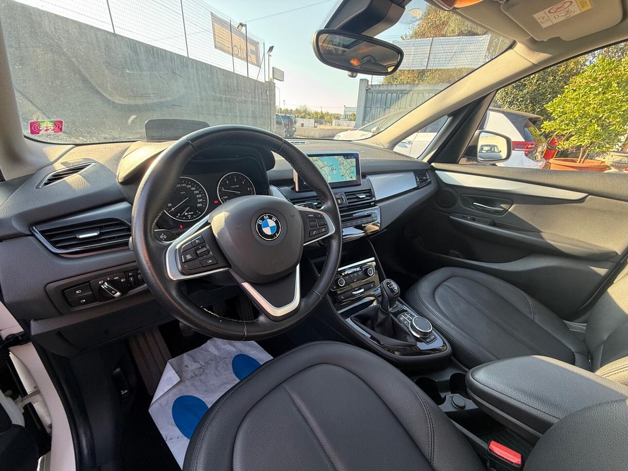 Bmw Active Tourer 218d Luxury,TETTO APRIBILE,PELLE,NAVI,CLIMATRONIC BIZ.,ECC…