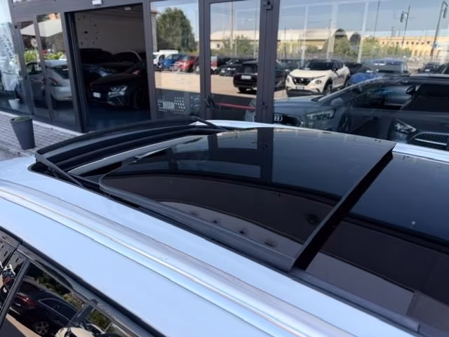 VOLVO V60 Cross Country B4 (d) AWD 197CV TETTO ARIBILE/R20
