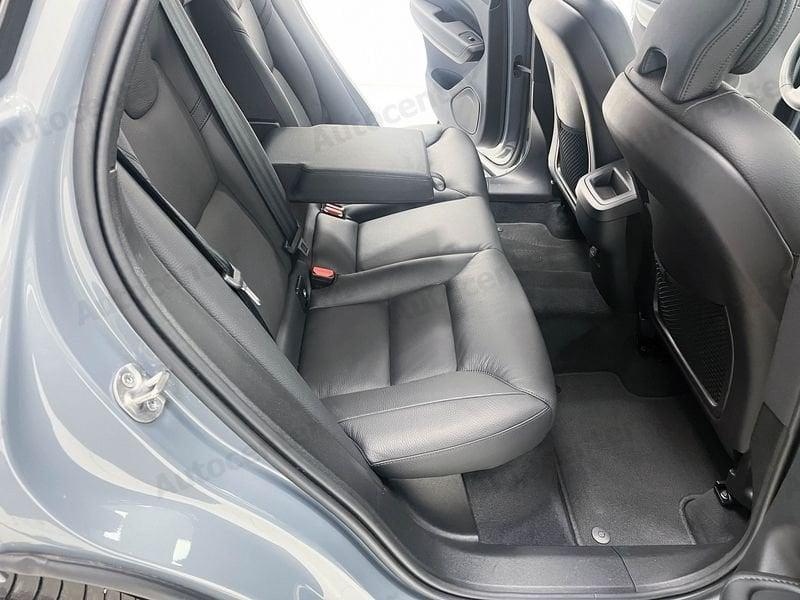 Volvo XC60 XC60 B4 (d) 197CV AWD AUT PLUS DARK