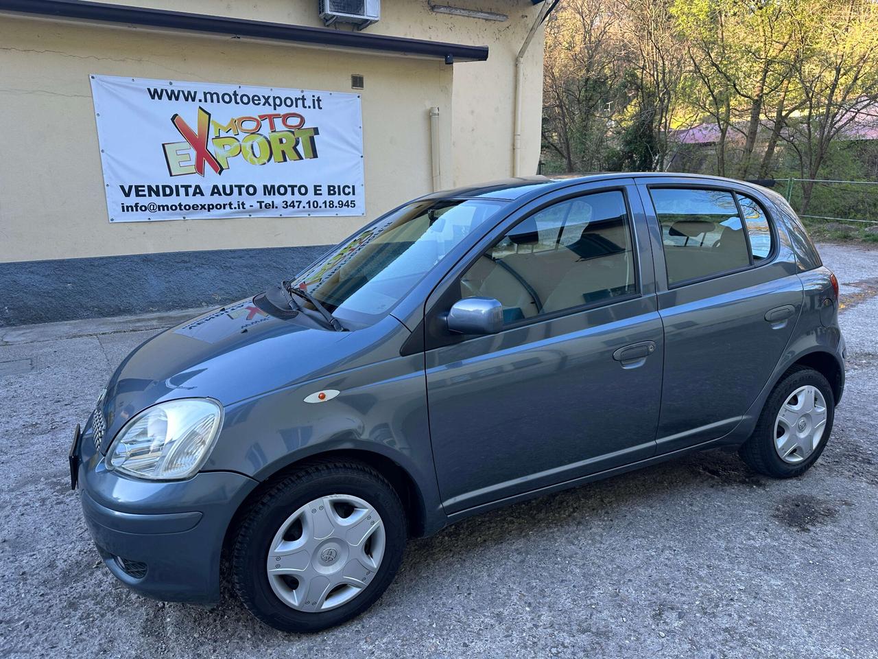 Toyota Yaris 1.0i 16V cat 5 porte Sol