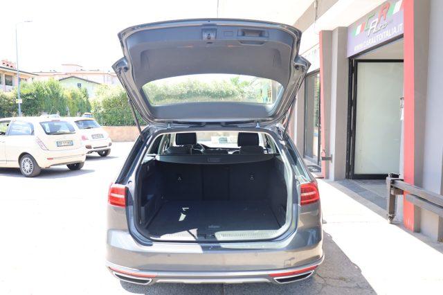 VOLKSWAGEN Passat Alltrack 2.0 BiTDI 240CV 4MOTION DSG Executive LED Pelle E6