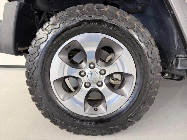 JEEP Wrangler Unlimited 2.8 CRD DPF Sahara Auto E6
