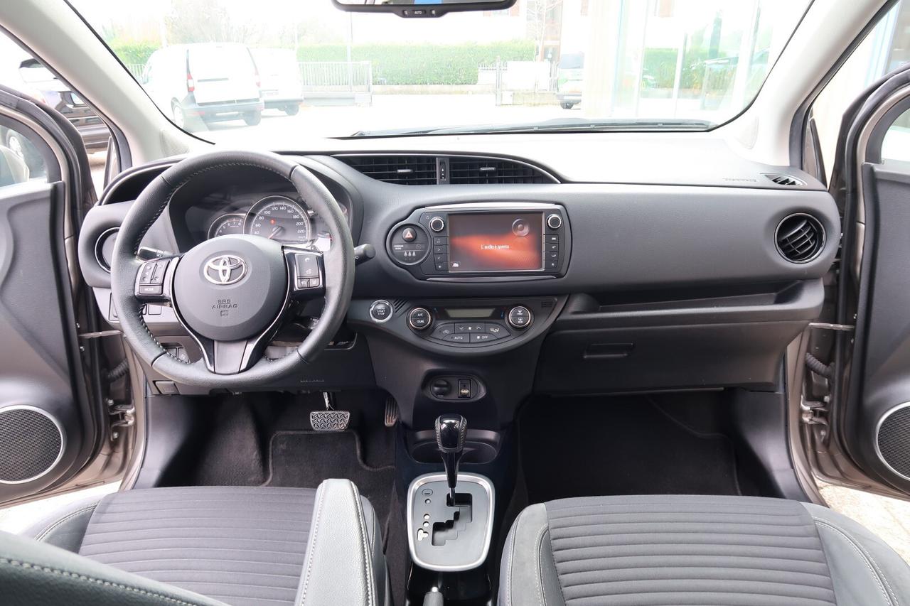Toyota Yaris 1.3 5 porte Lounge Automatica