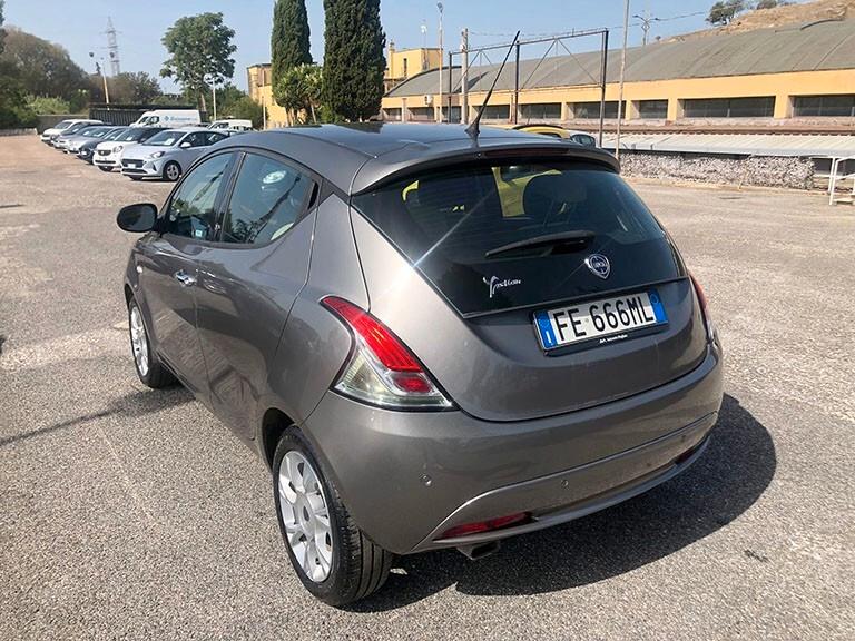 Lancia Ypsilon 1.2 69 CV 5 porte Silver