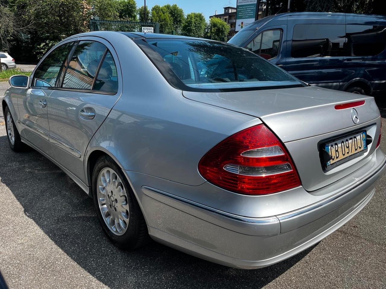 Mercedes-benz E 240 cat Avantgarde benz/GPL - 2002
