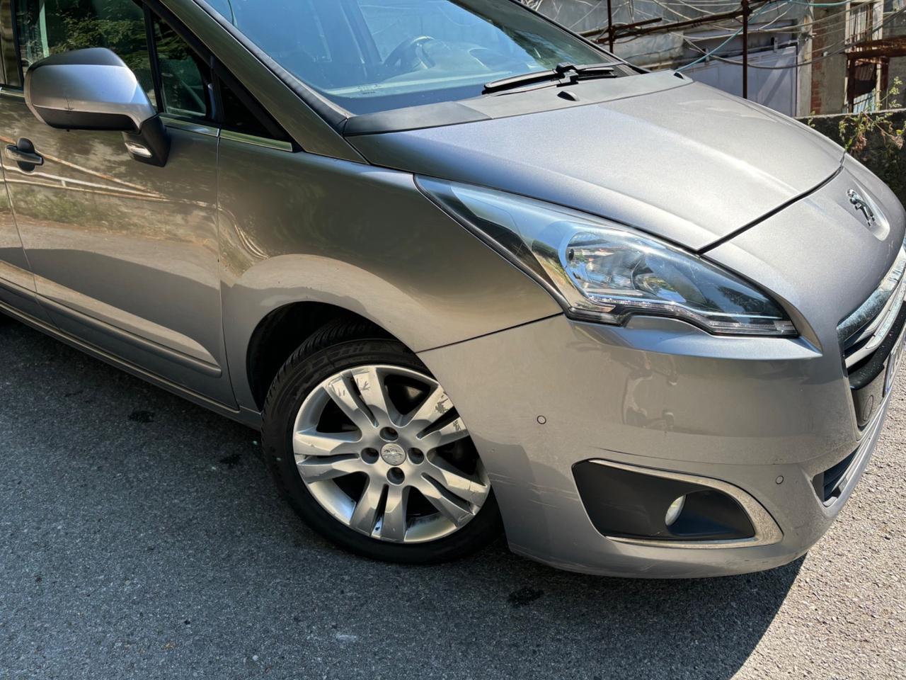 Peugeot 5008 2.0 HDi 150CV Active