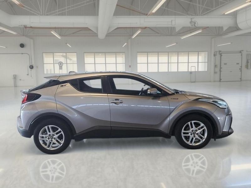 TOYOTA C-HR 1.8H 98CV E-CVT Business