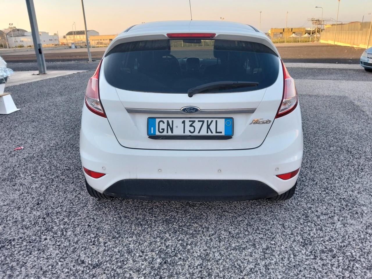 Ford Fiesta 1.5 TDCi 75CV 5P Titanium