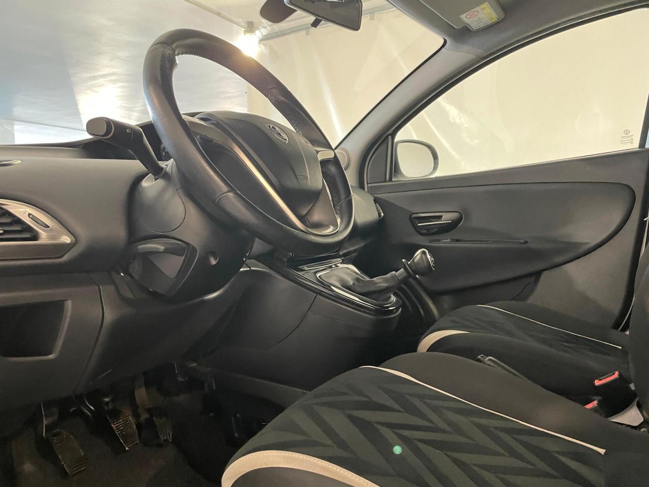 Lancia Ypsilon 1.2 69 CV GPL NEOPATENTATI Platinum