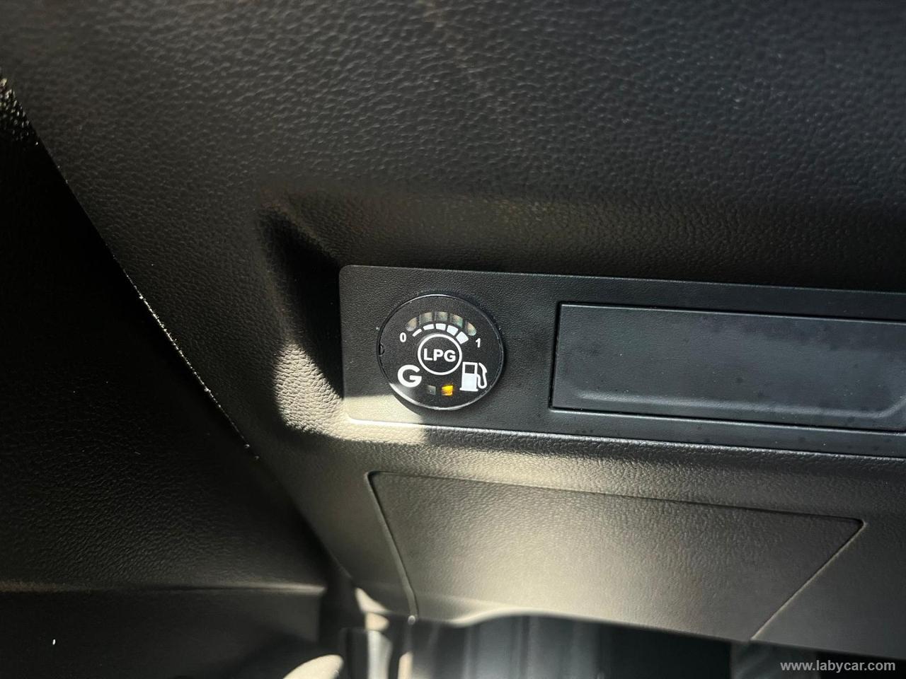 RENAULT Captur TCe 12V 100 CV GPL Zen