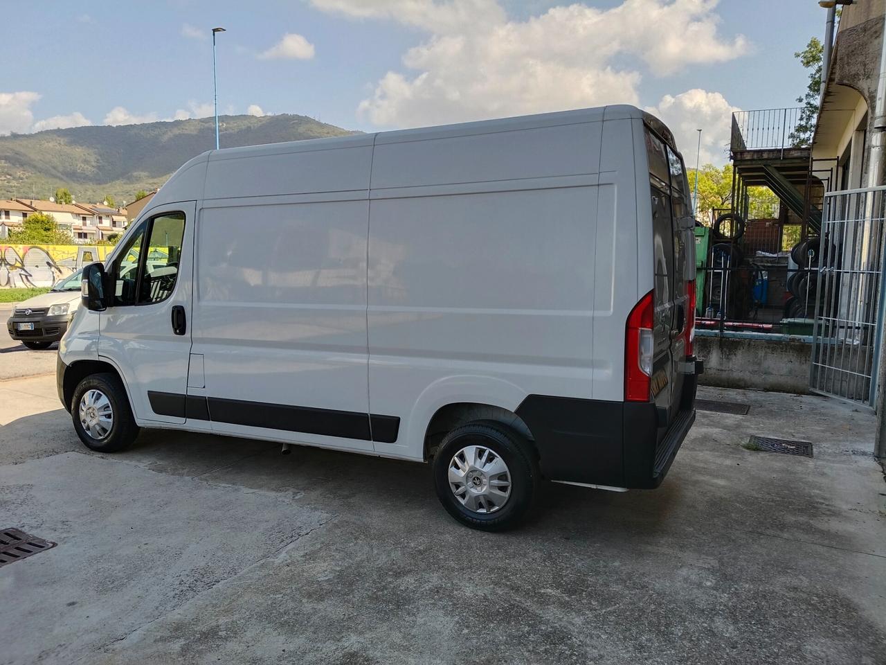 Peugeot Boxer 333 2.2 BlueHDi 140cv S&S Furgone