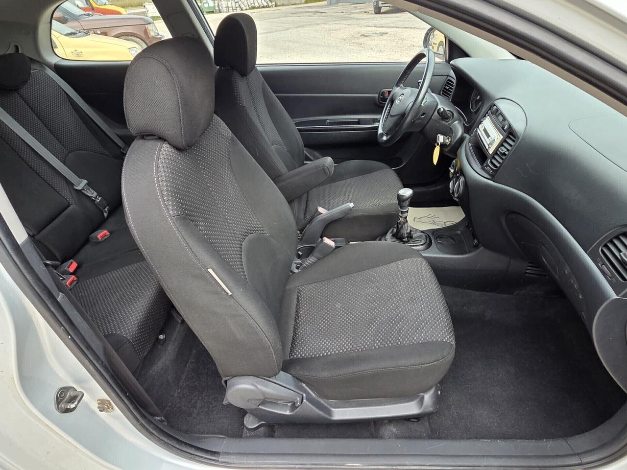 Hyundai Accent 1.4 DYNAMIC METANO -soli km 65.000-