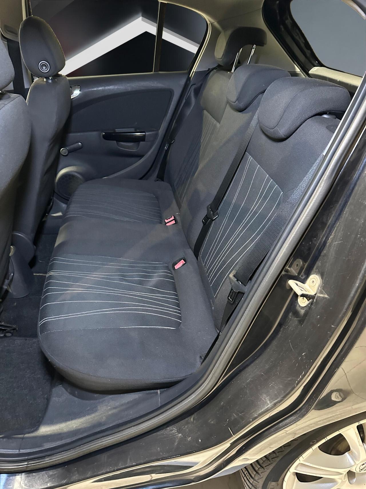 Opel Corsa 1.2 COSMO 5P GPL
