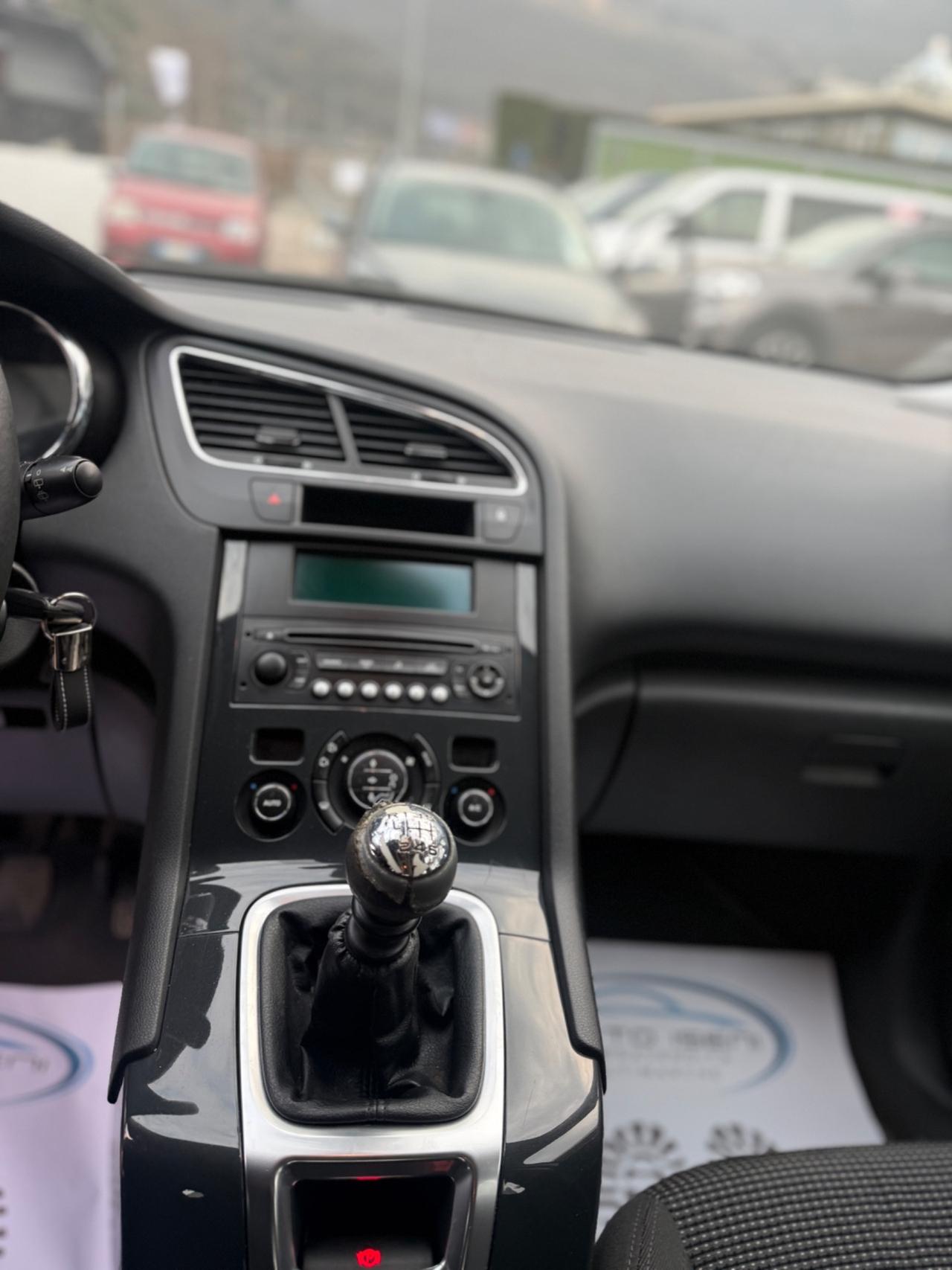 Peugeot 5008 2.0 HDi 150CV Business