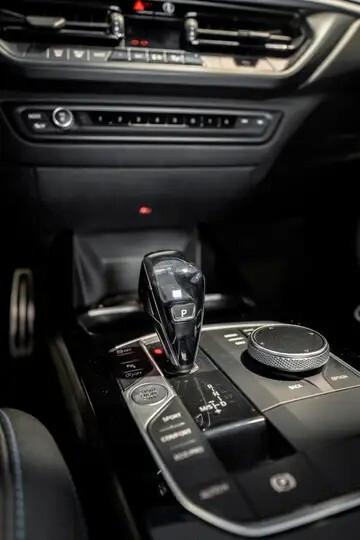 Bmw 118 118d 5p. Msport