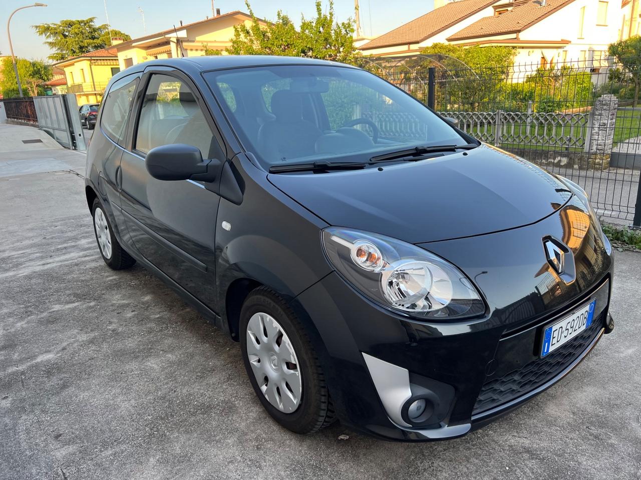 Renault Twingo 1200 neopatentati 13550km